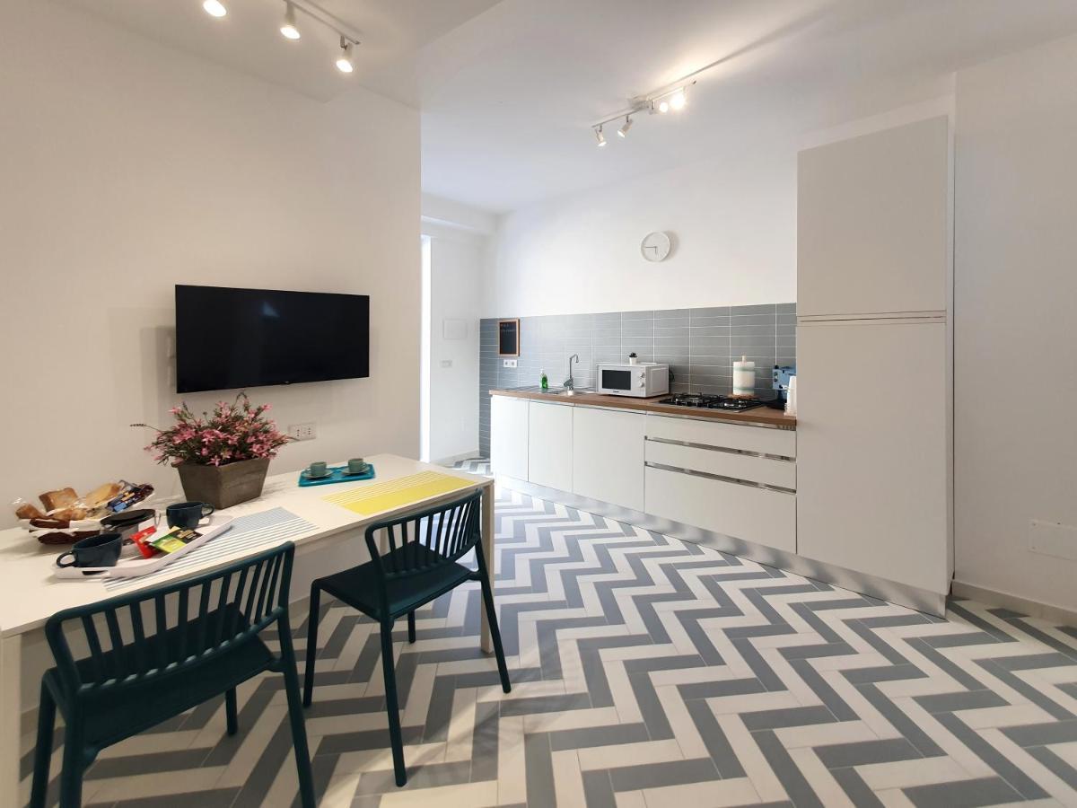 La Casa Di Mina Apartment *